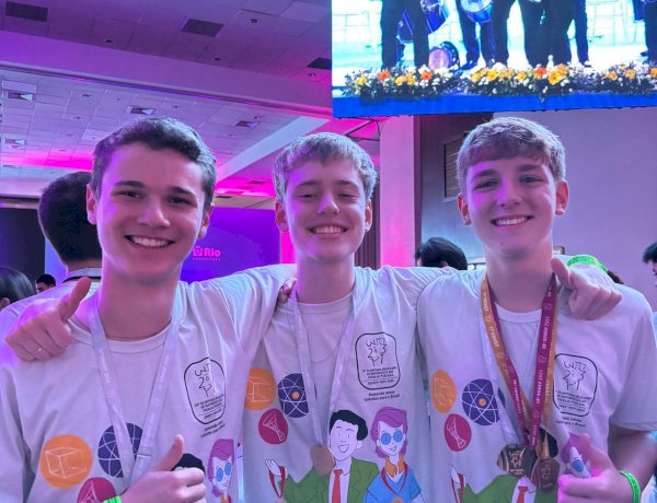 Alunos da rede pública de ensino recebem Medalha de Ouro da OBMEP, no Rio de Janeiro