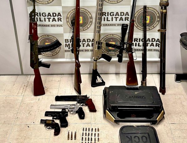 Brigada Militar apreende arsenal de armas em Cotiporã