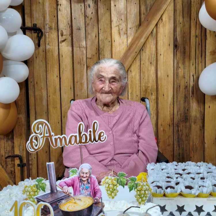 Pinto Bandeira comemora aniversario de 100 anos  de moradora da comunidade.